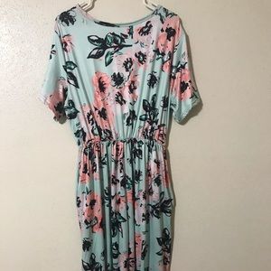 Maxi dress with pockets